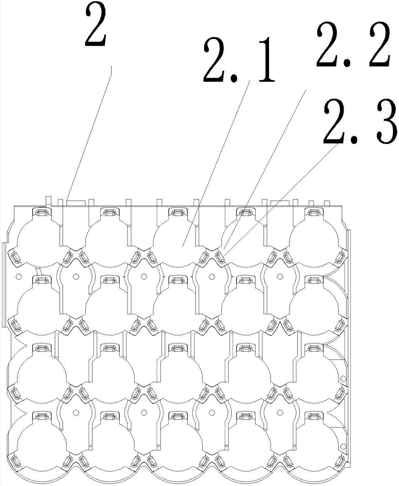 Battery retainer with battery cell clamping structure