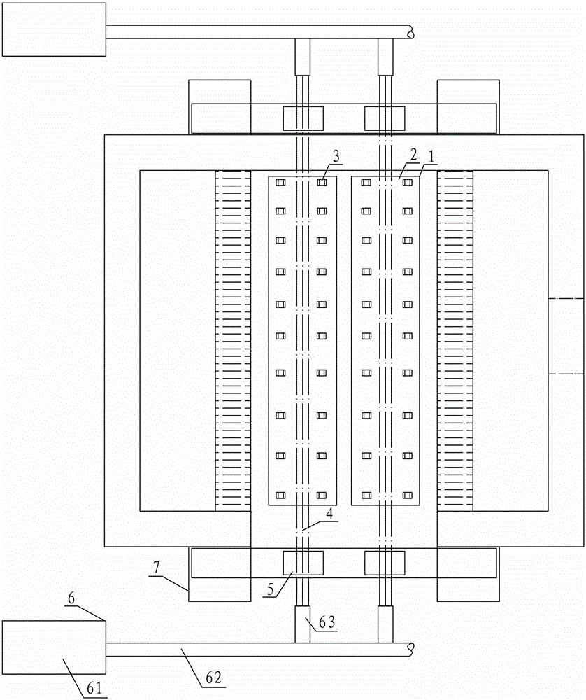 Discharge mechanism used for large-scale pretreatment device for municipal solid wastes, and waste pretreatment device