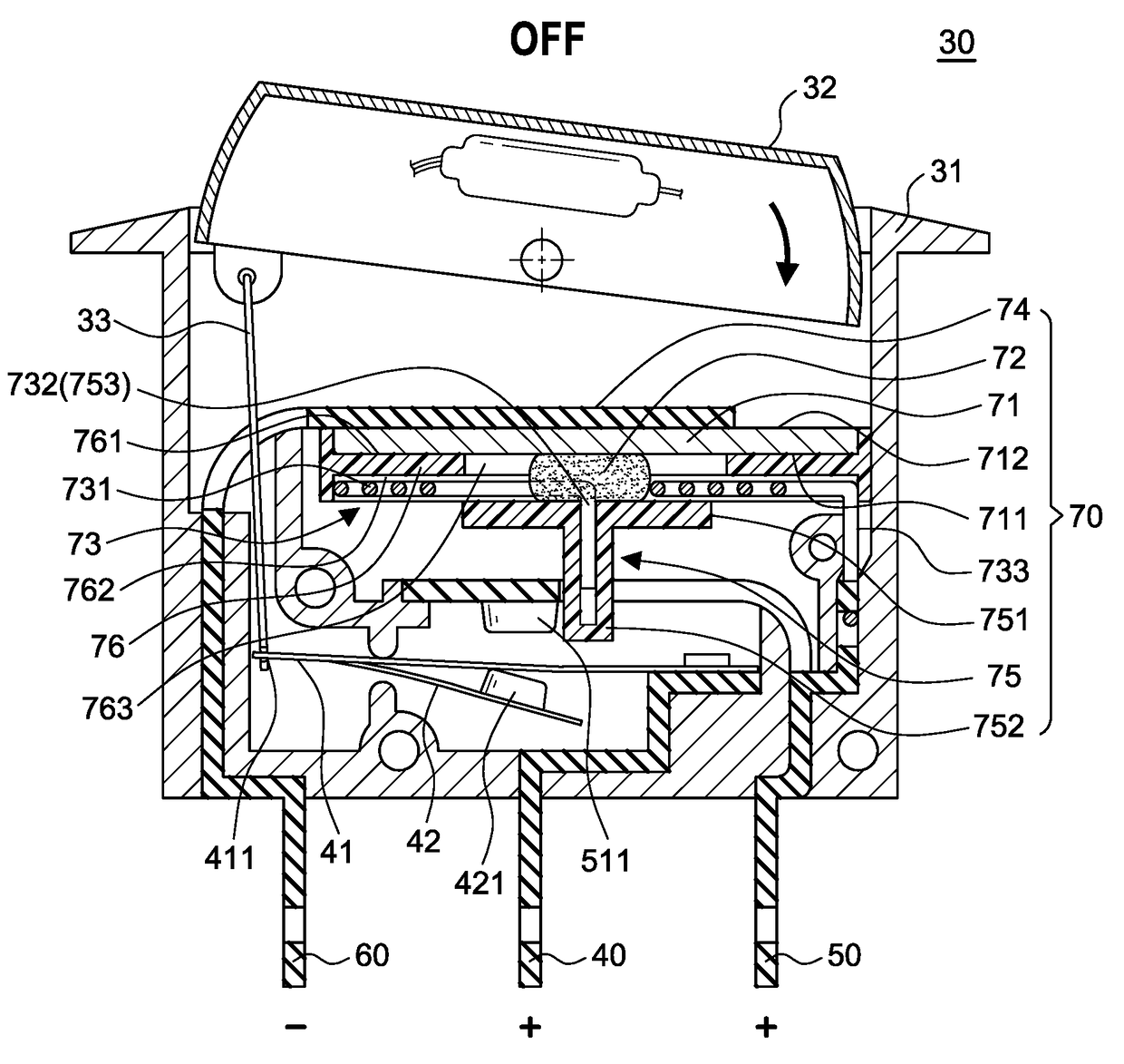 Switch module with a built-in structure of Anti-surge and dual disconnection