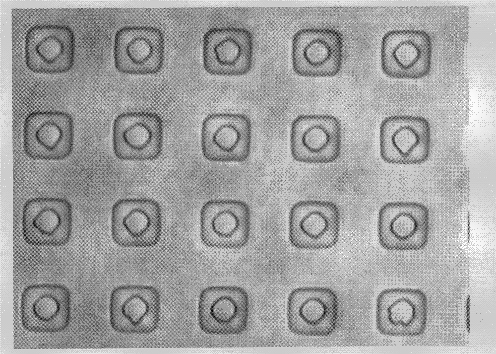 Indium columns for face-down bonding interconnection of infrared focal plane and preparation method thereof