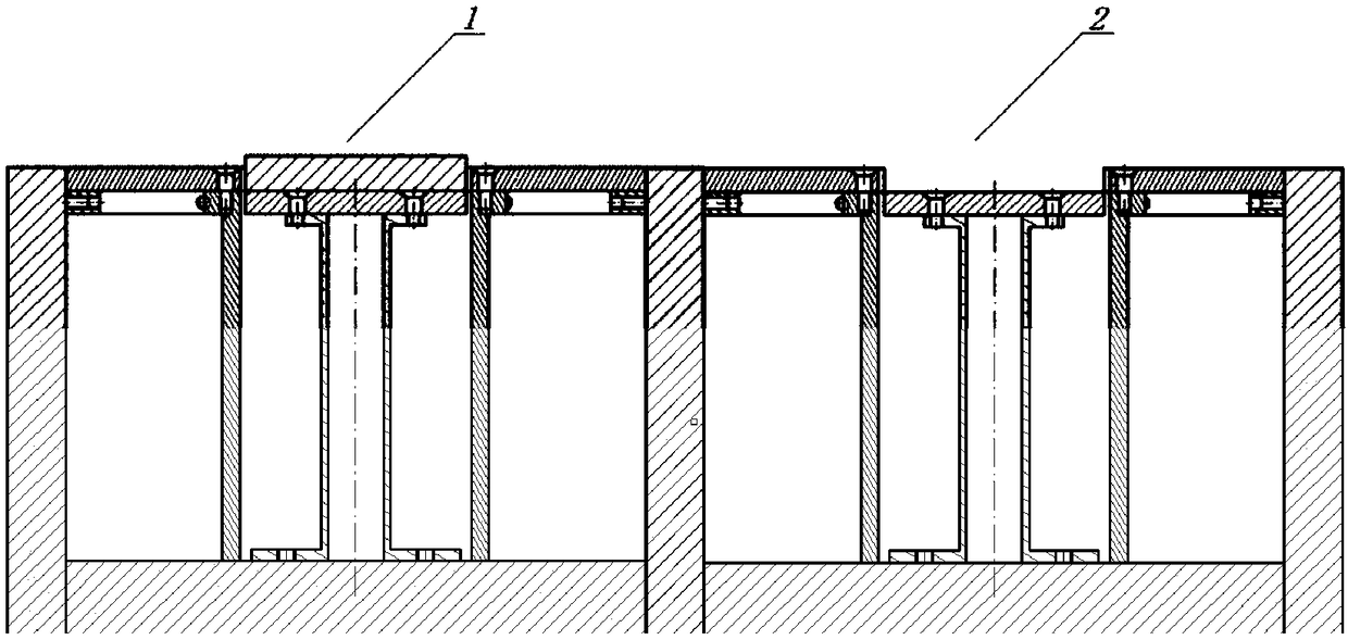 Base plate dimension adjustment device for powder feeding under double cylinders, and use method thereof