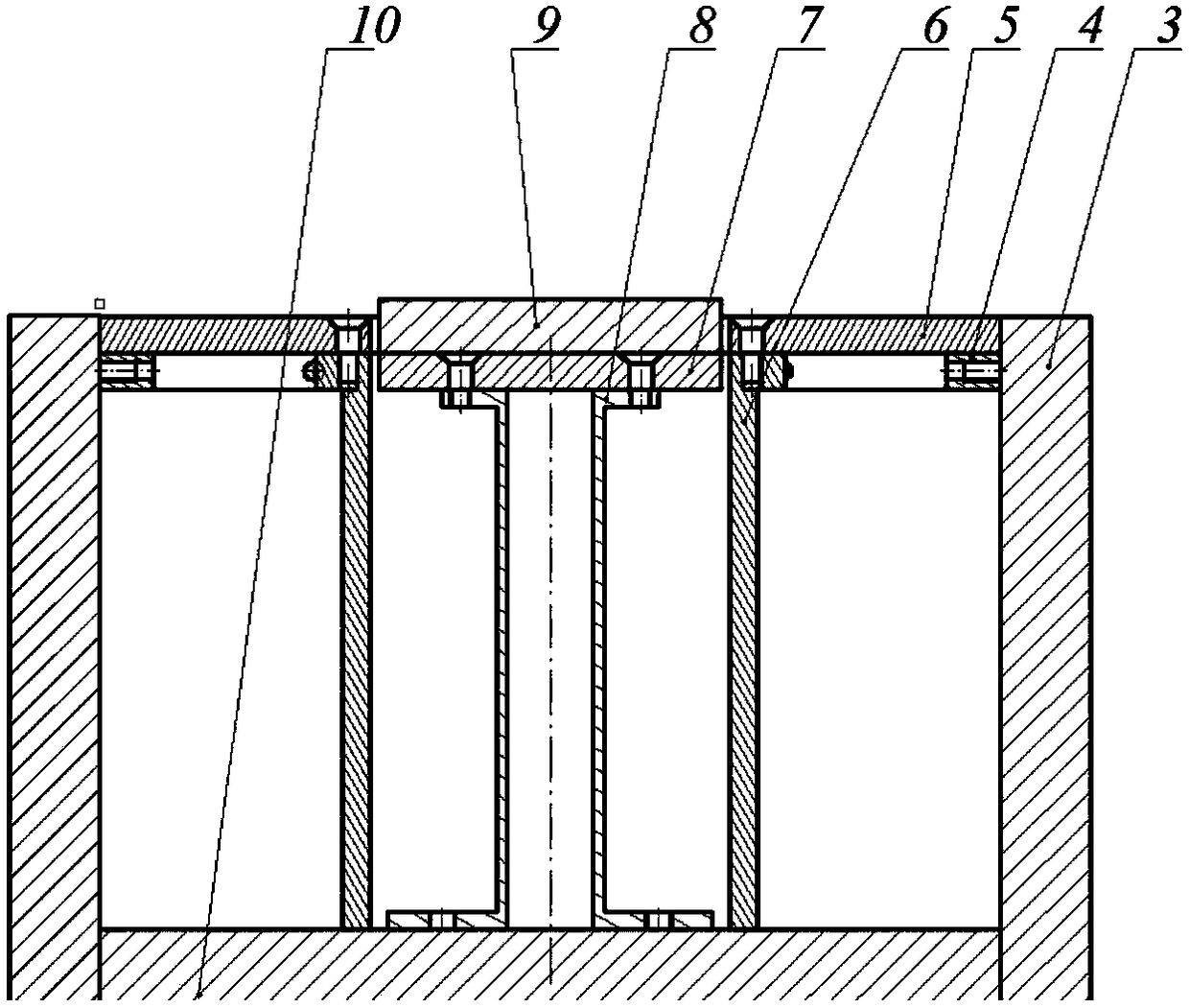 Base plate dimension adjustment device for powder feeding under double cylinders, and use method thereof