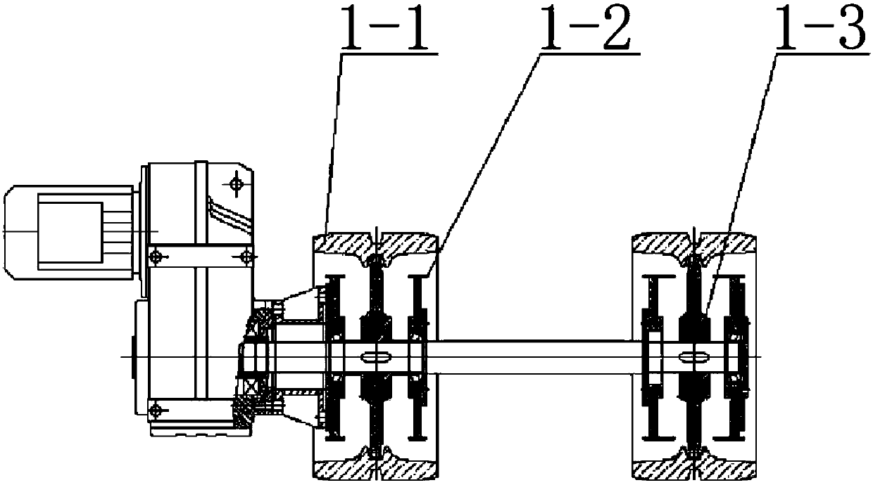 Caterpillar type walking mechanism of upper chord examination vehicle