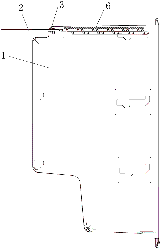 Wire tube evaporator assembly and refrigerator in a tank