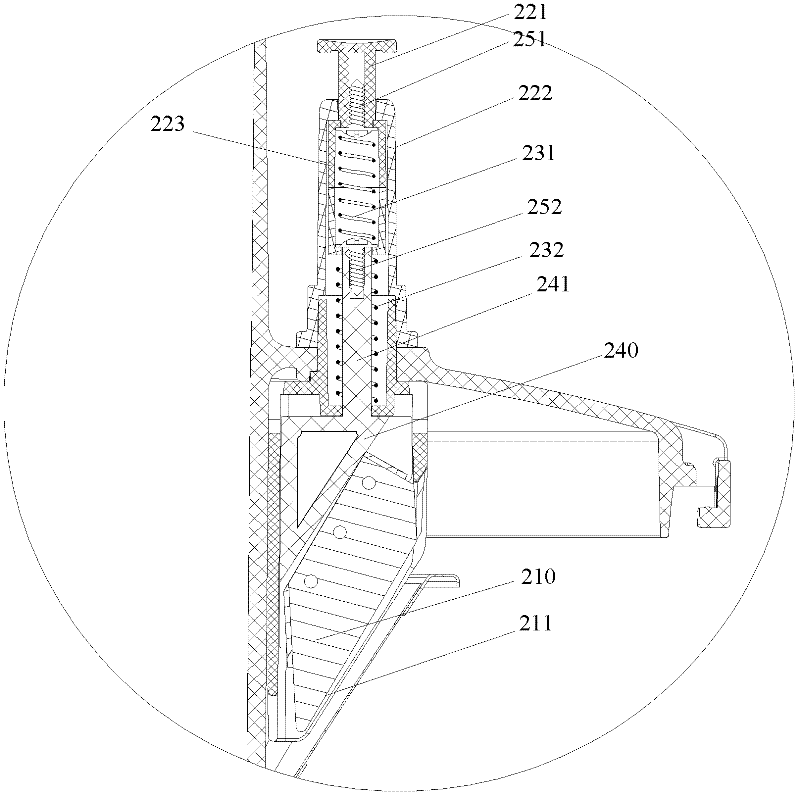 Juice extractor with cleaning device