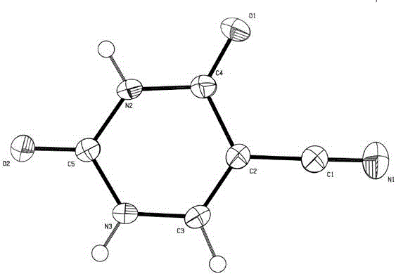 Microwave-assisted high-efficiency method for synthesizing 5-cyanouracil