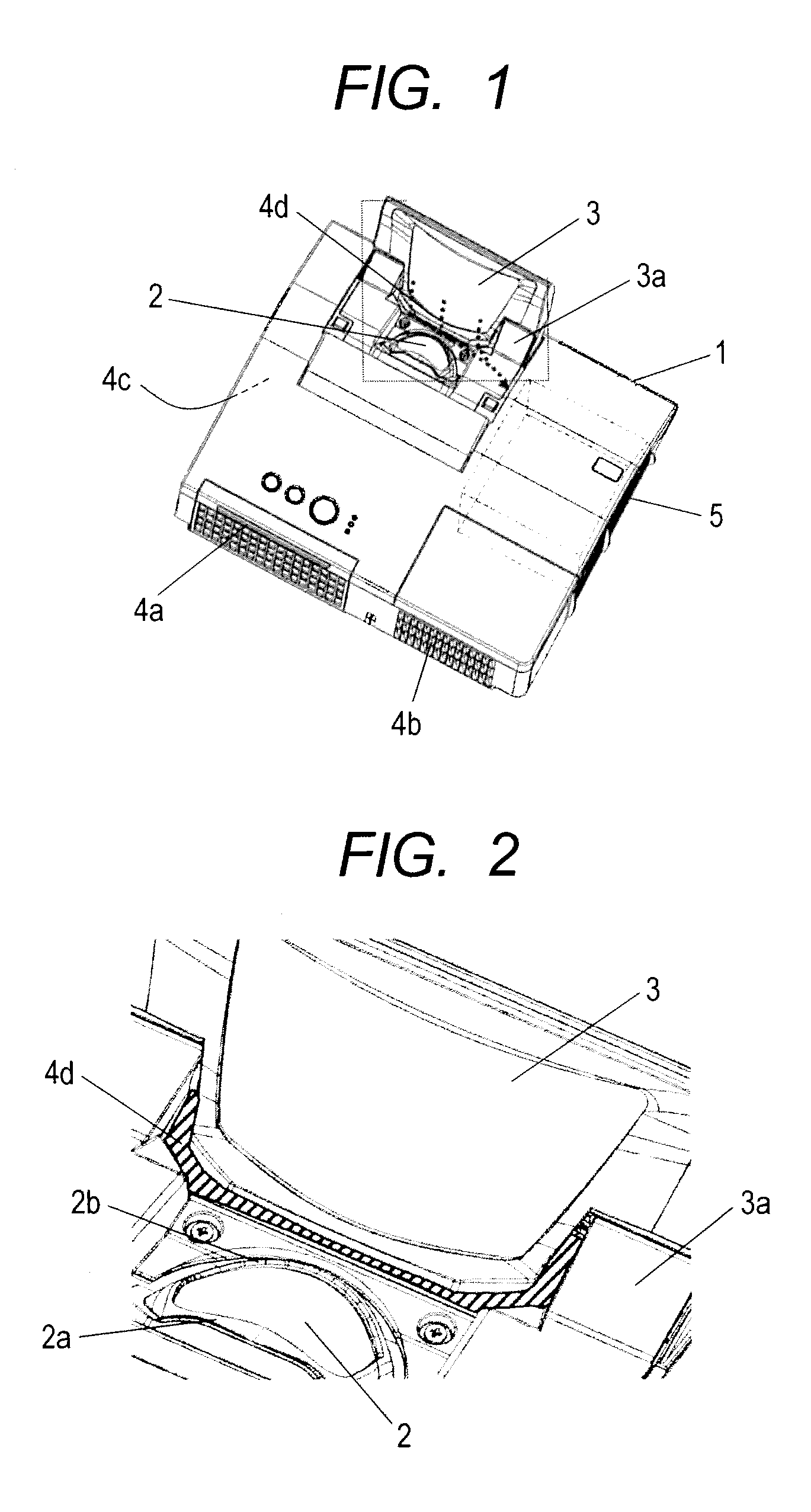 Projection image displaying device with openings around its projection lens and mirror