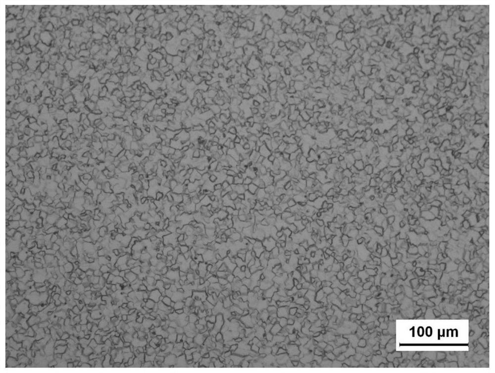 A preparation method of small size pure niobium bar with uniform structure