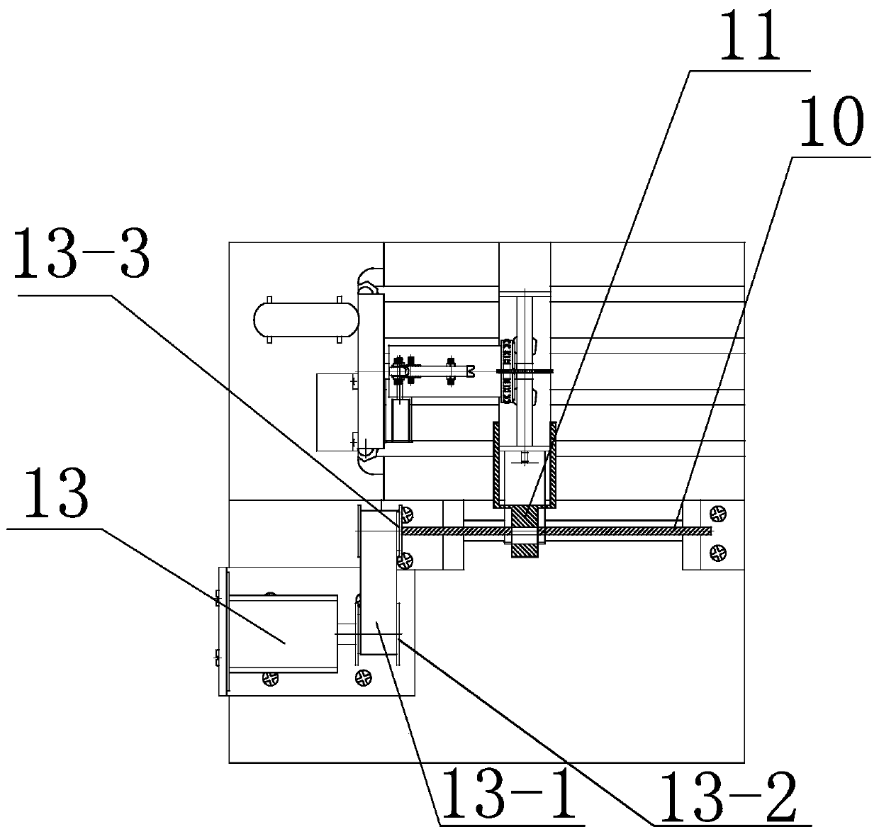 A device and method for making the thickness of the locking claw of the cage consistent