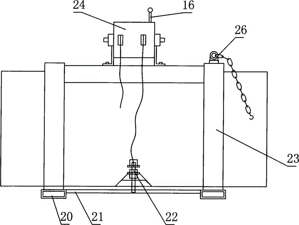 Rope winding roll-over device and roll-over bucket with same