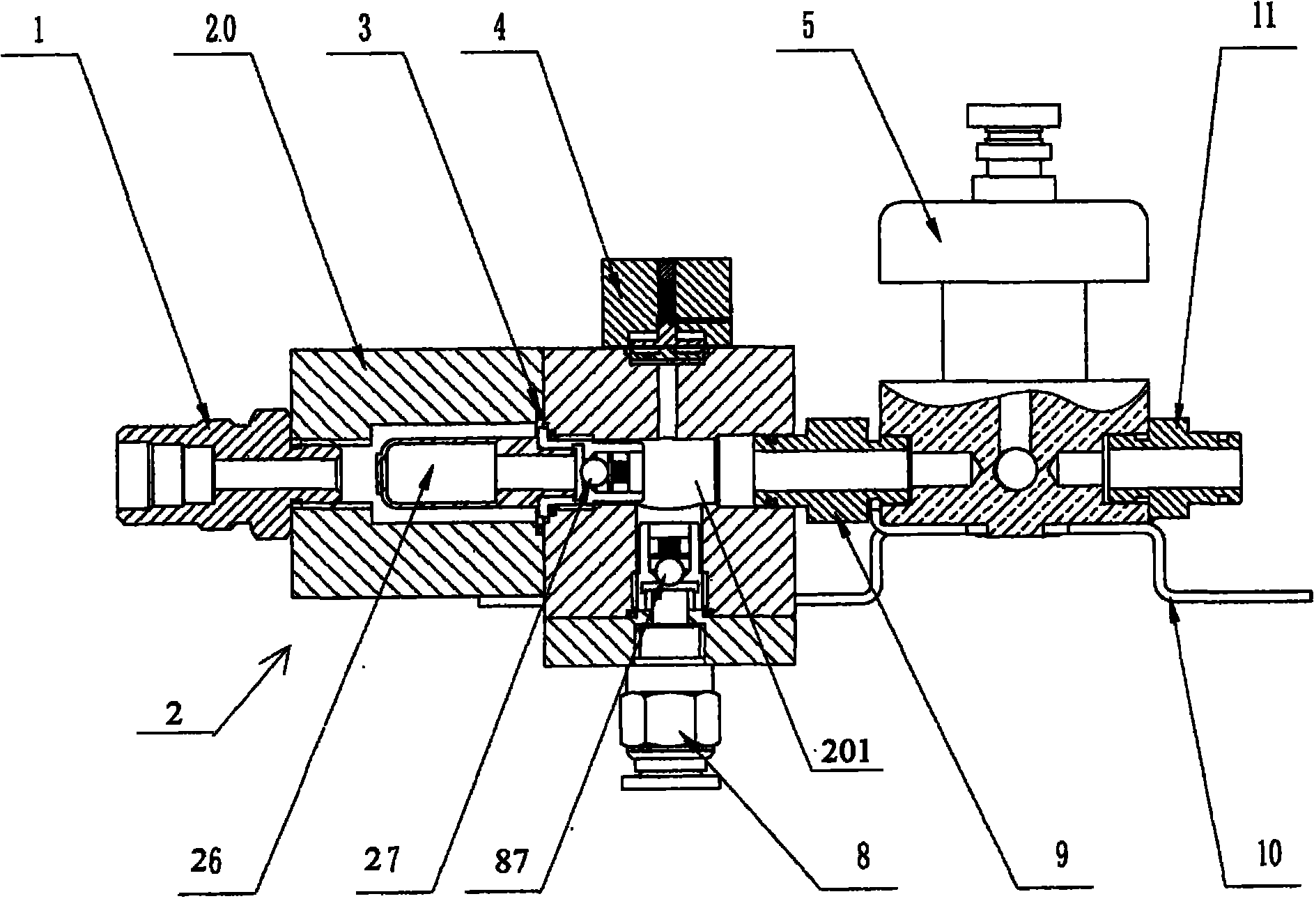 Automatic gas source switching device