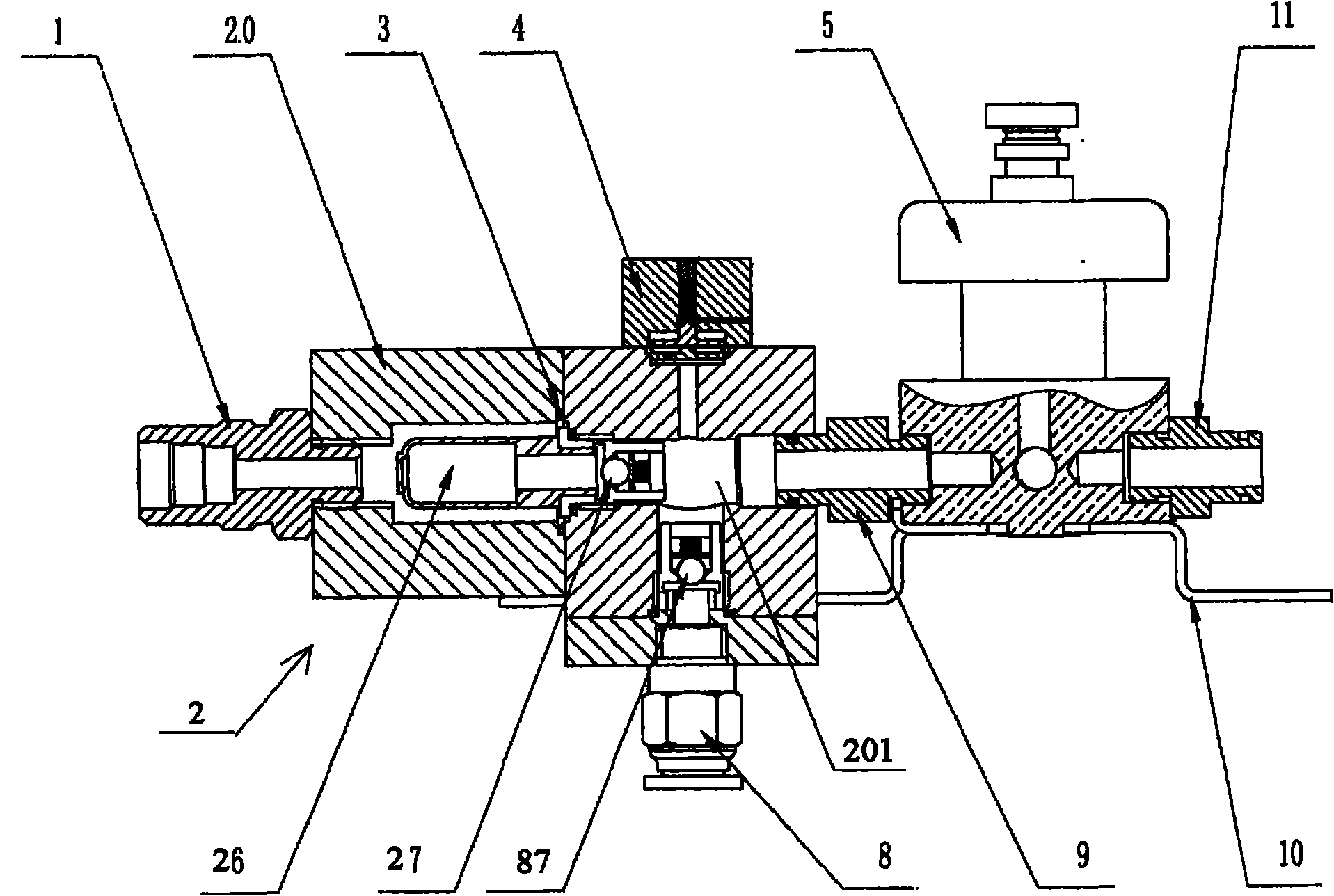 Automatic gas source switching device