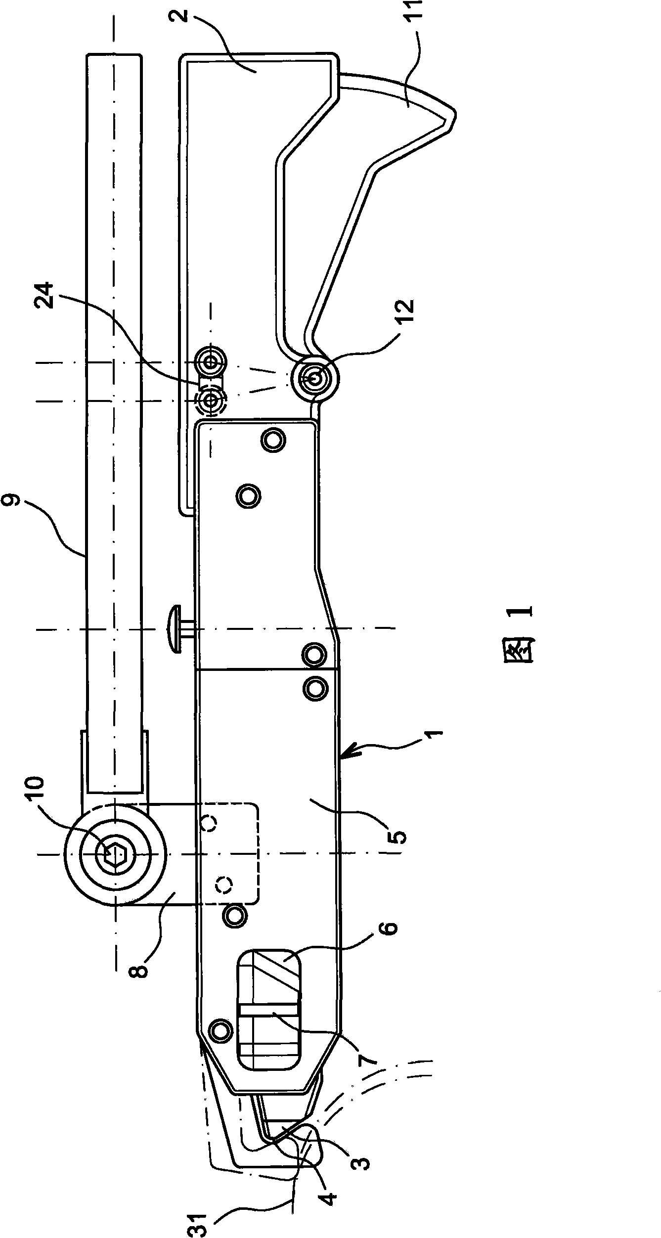 Knife with retractable blade, usable particularly in a hostile environment