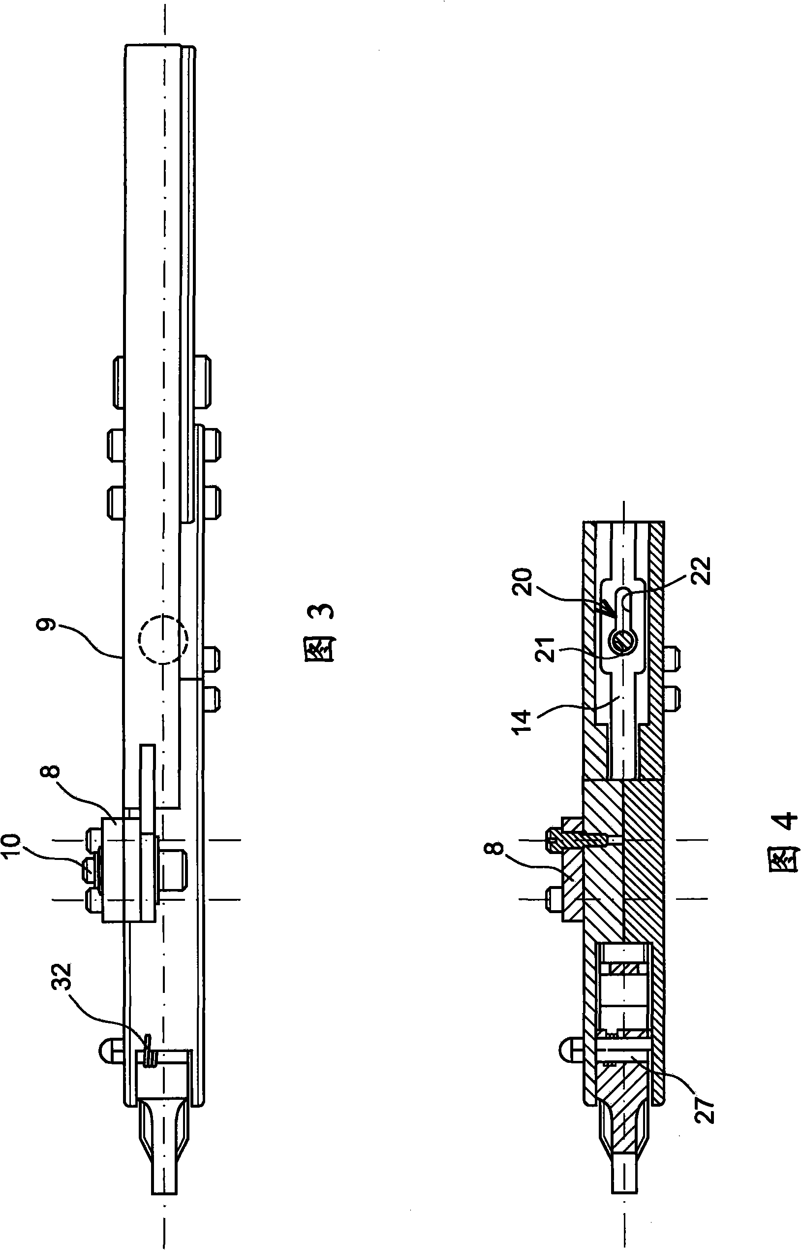 Knife with retractable blade, usable particularly in a hostile environment