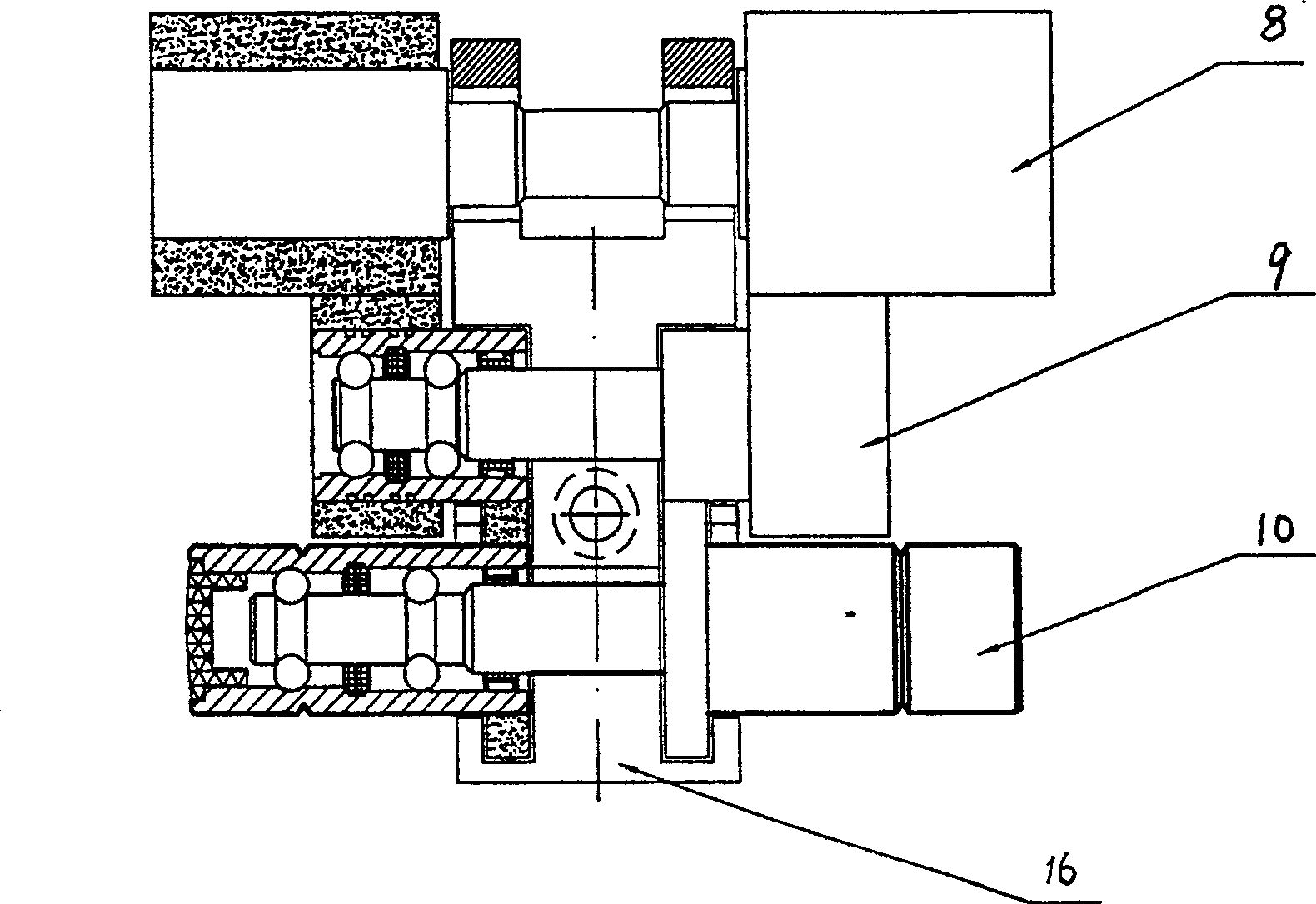 Production method of short staple enveloped composite yarn