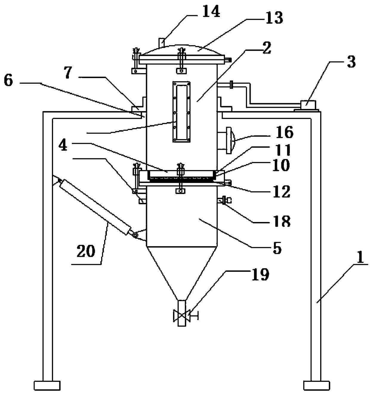 A recycling processing device and processing method for large plastic parts