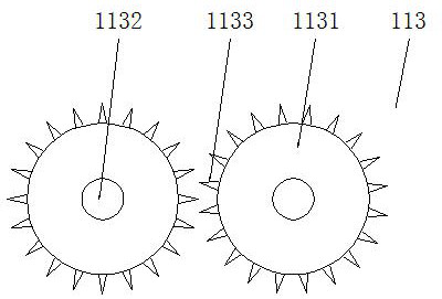 Crushing and stirring device for meat processing based on step-by-step crushing technology