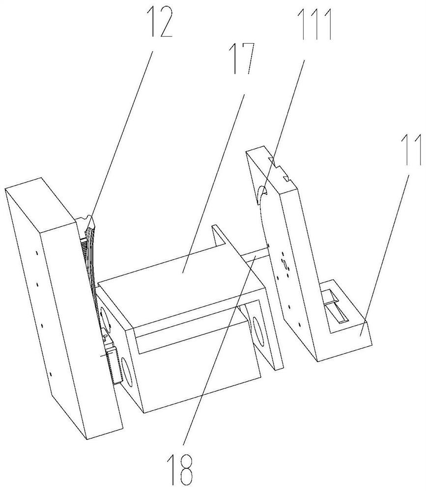 Automatic refueling device