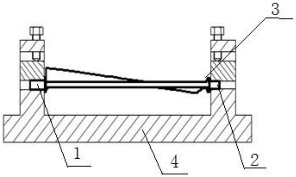 Fatigue performance assessment clamp structure for thickness-adjustable blade of aero-engine