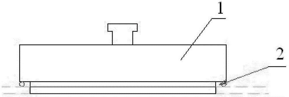 Device for increasing transverse friction of template for manufacturing precast concrete