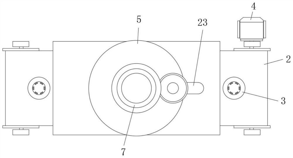 A filling device for glutinous rice lotus root processing