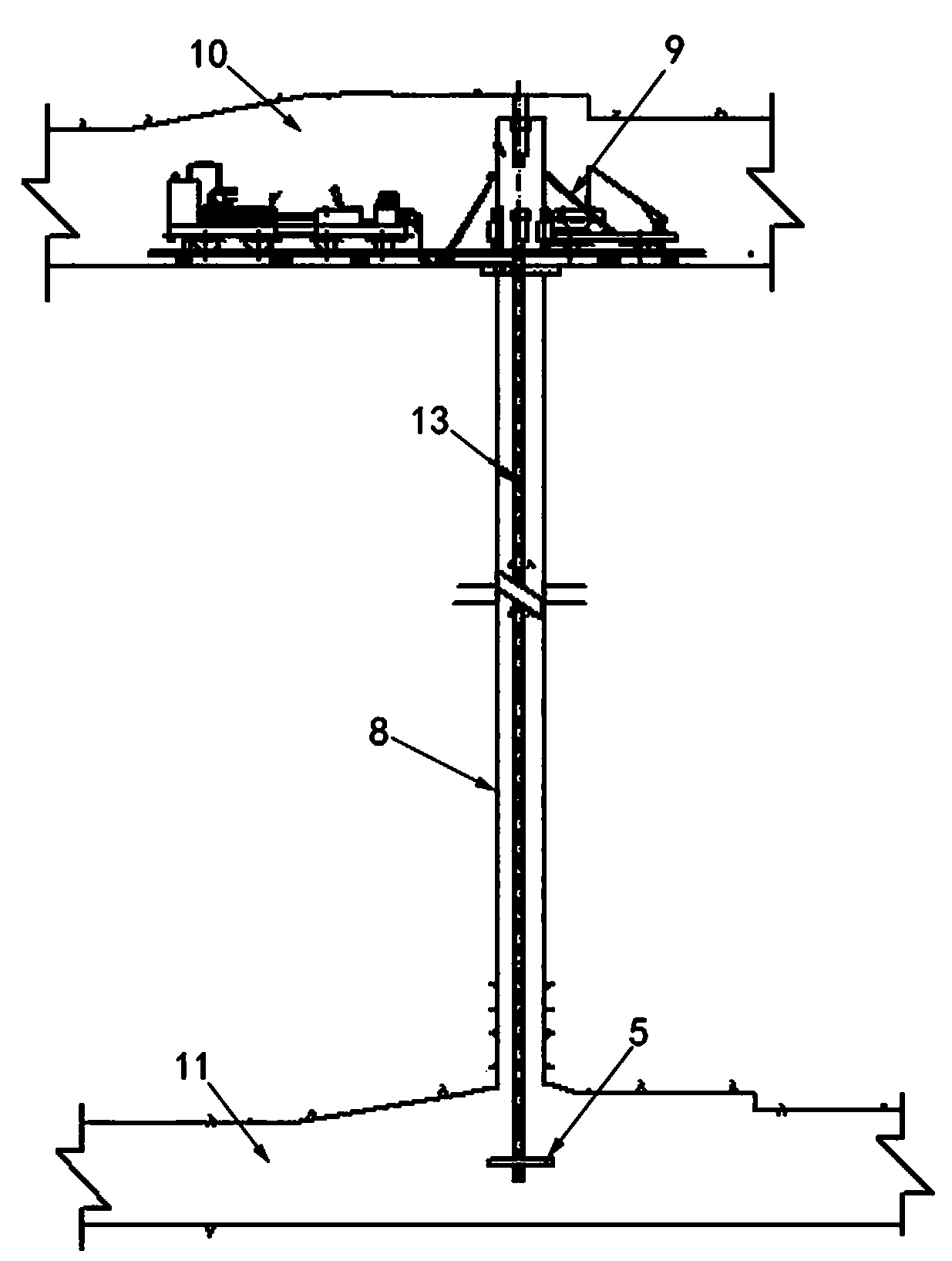 Construction method for utilizing raise-boring machine to mount vertical shaft gas pipe