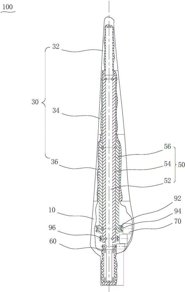 Variable pitch blade and wind turbine provided with variable pitch blade