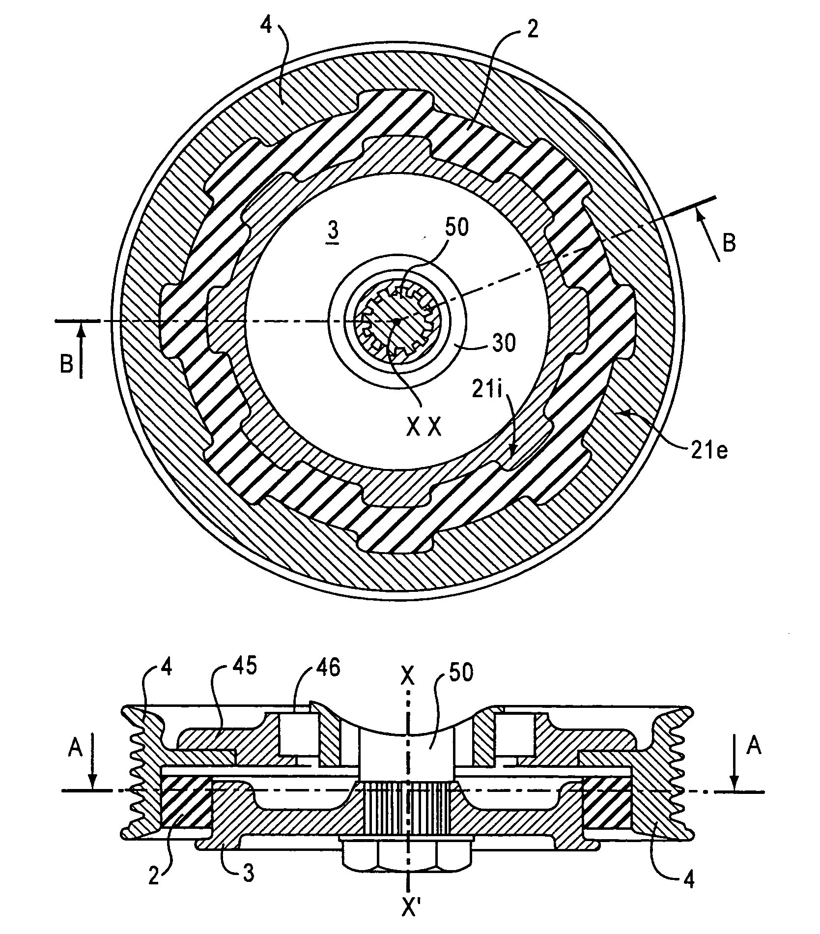 Decoupling element of deformable material in a power transmission system