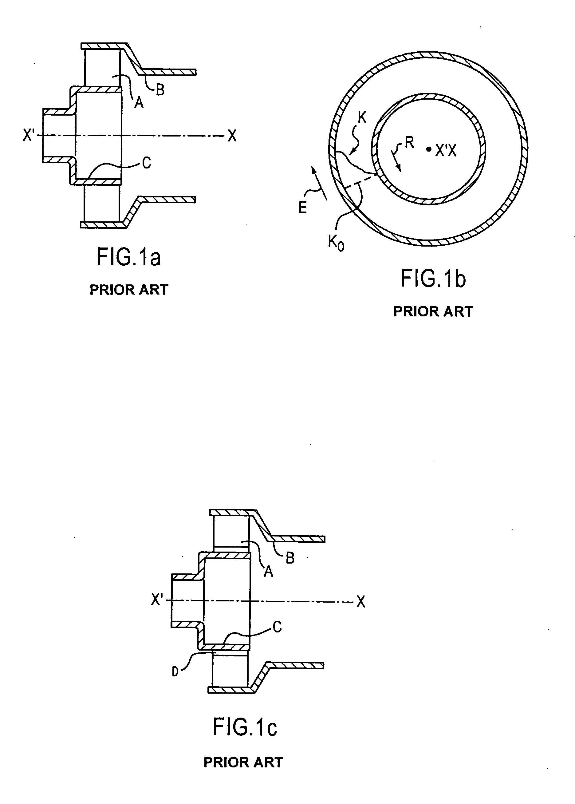 Decoupling element of deformable material in a power transmission system