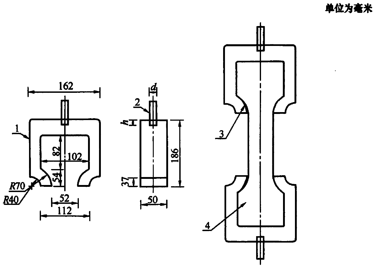 Self-compacting UHPC containing microbeads, and preparation method thereof