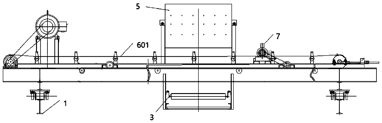 Belt conveyor capable of uniformly distribution materials in large range