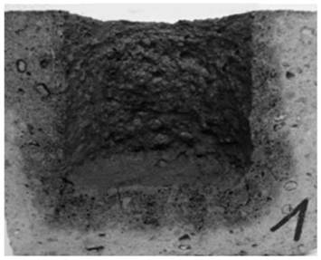 Preparation method of refractory brick resistant to molten salt corrosion