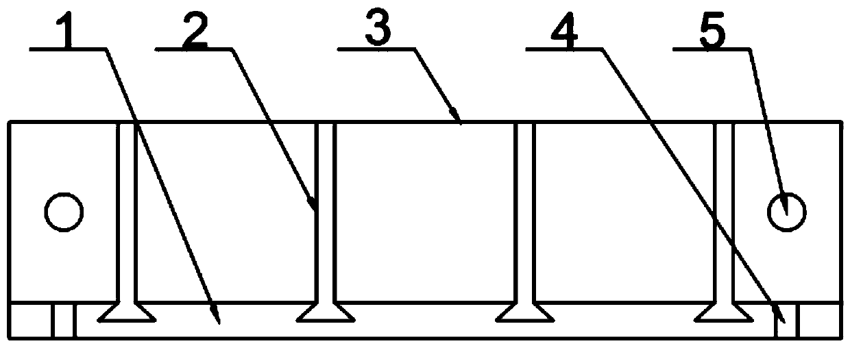 Single-crack manufacturing mold for composite structure body and using method thereof