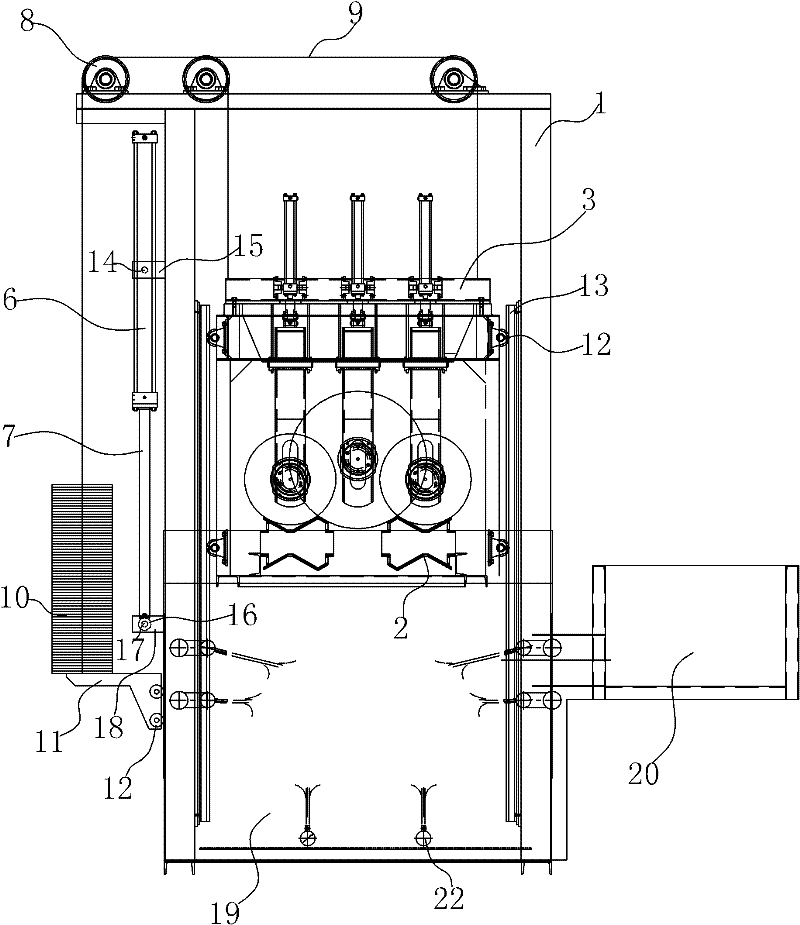 Integrated immersion quenching device of steel bottle quenching-and-tempering line