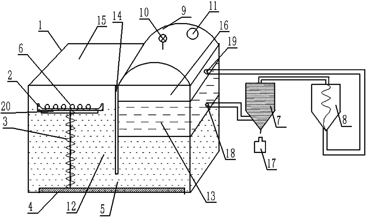 Zero-emission metal environment-friendly circulating oil removal method and device capable of recycling waste oil