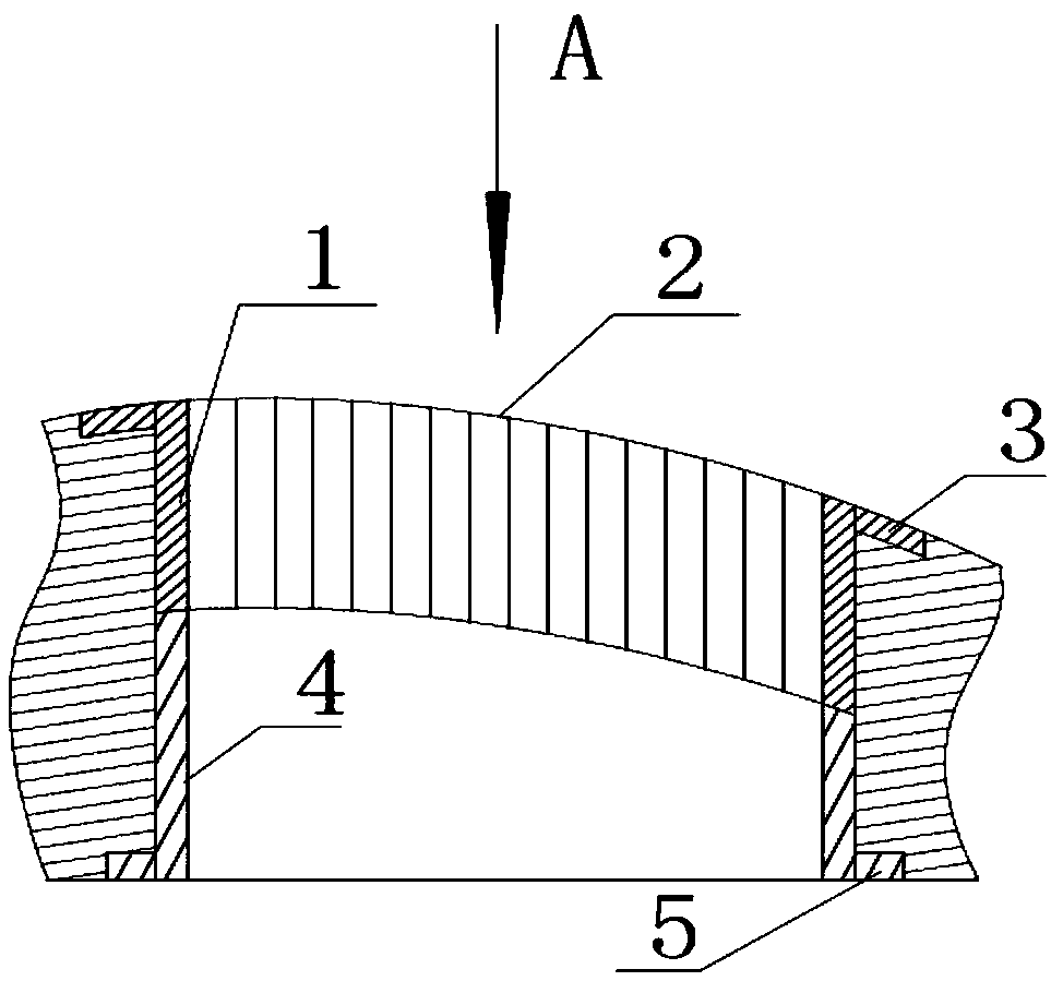 A ram air entrainment structure