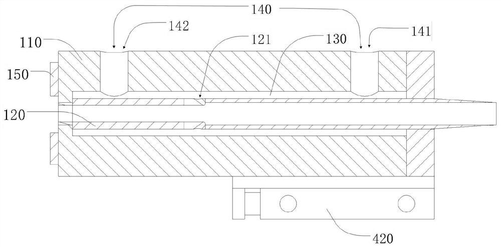 Yarn suction device, full-automatic yarn twisting instrument and working method of twisting instrument