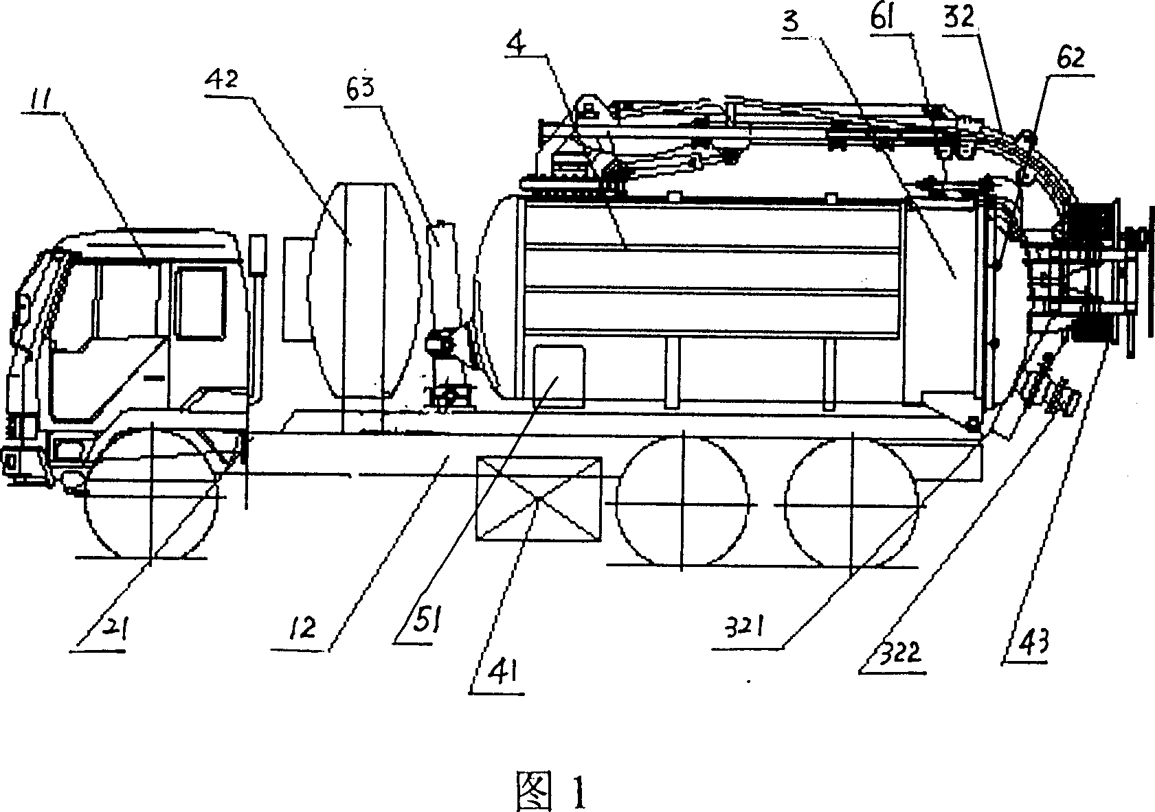 Sewage water cycling and reutilization type pipeline dredging soil pick-up vehicle