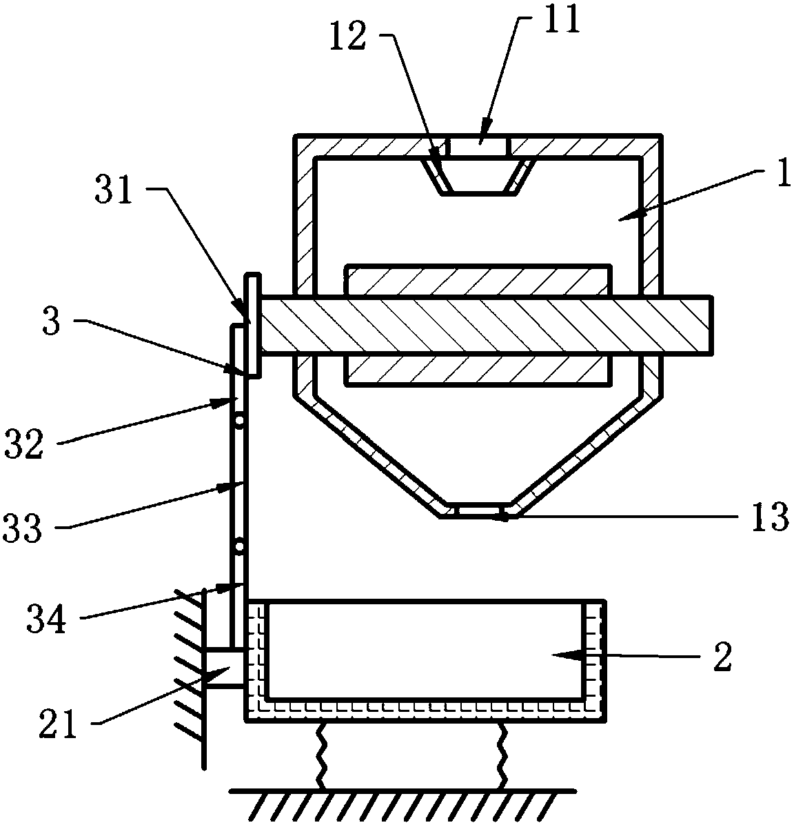 Smashing device for fertilizer processing