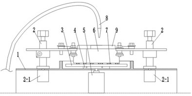 Large-area quartz wafer grinding device and grinding method