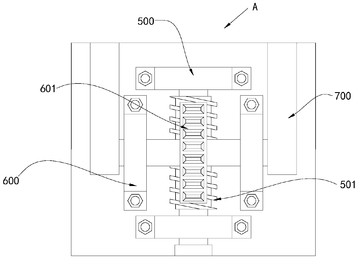 Shore end traction device for intelligent ship docking