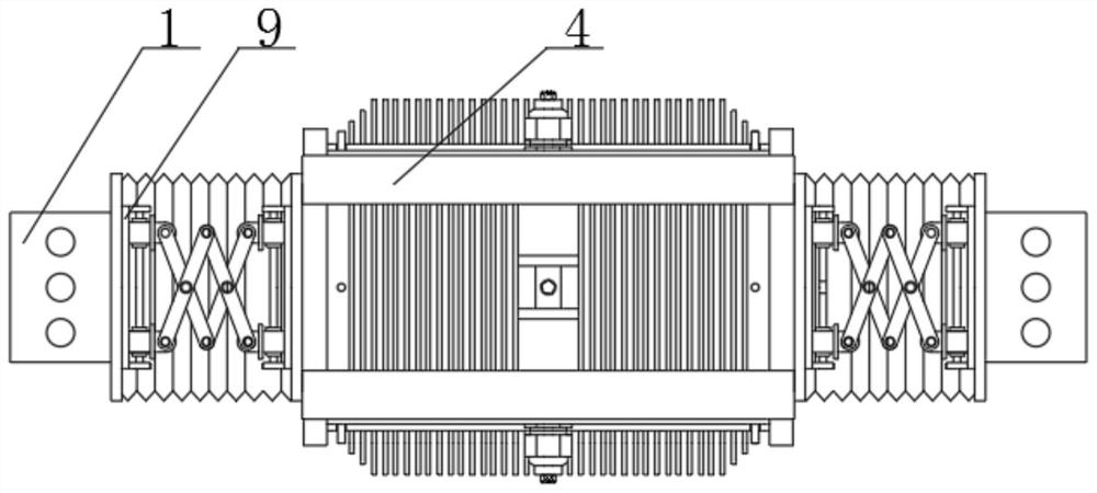 Bus duct with protection function and using method thereof