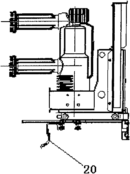 Novel centrally-arranged switch cabinet grounding device