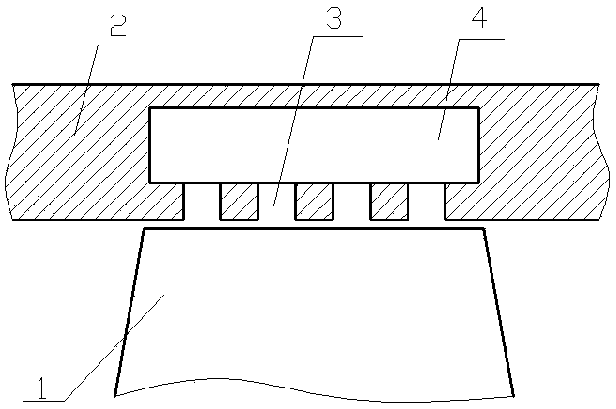 Treatment and flow control method for gas compressor casing with scattered seam type circumferential grooves