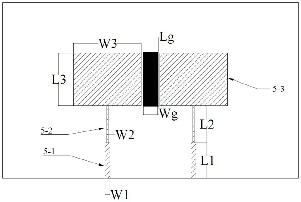 Microstrip array antenna loaded with graphene decoupling network