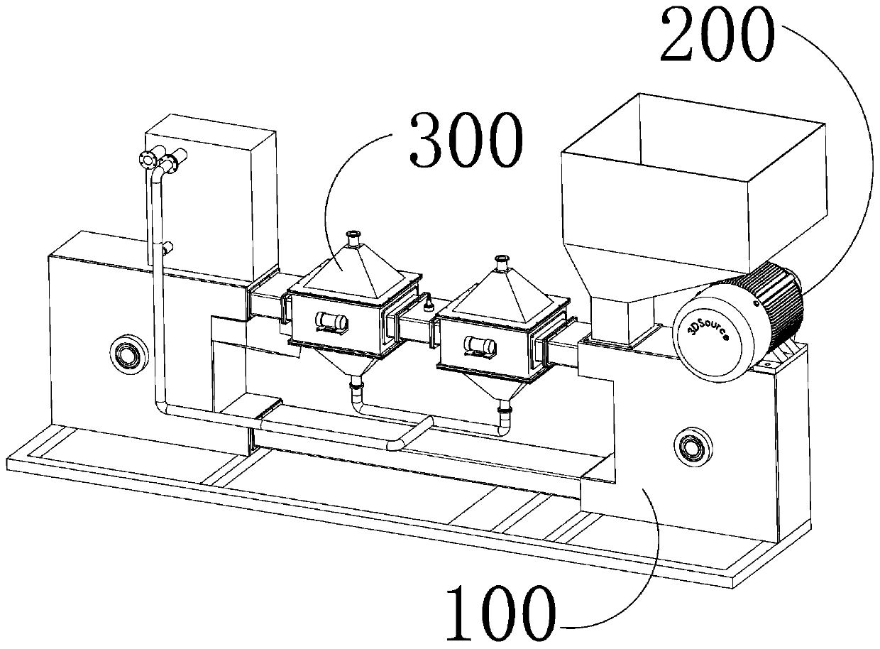 Distillation and condensation assembly for Maotai-flavor Baijiu brewing