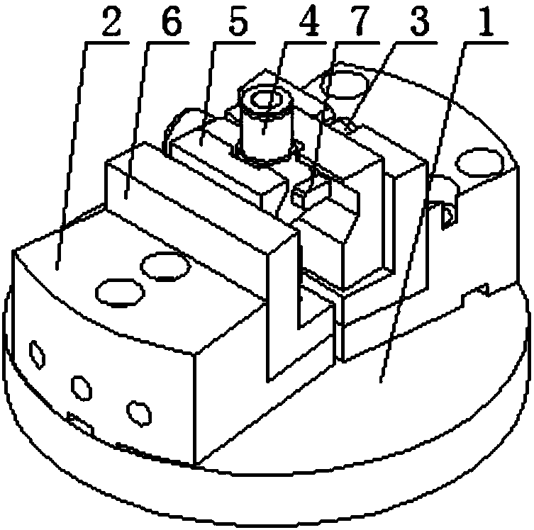 Revolving fixing and clamping device capable of improving processing accuracy