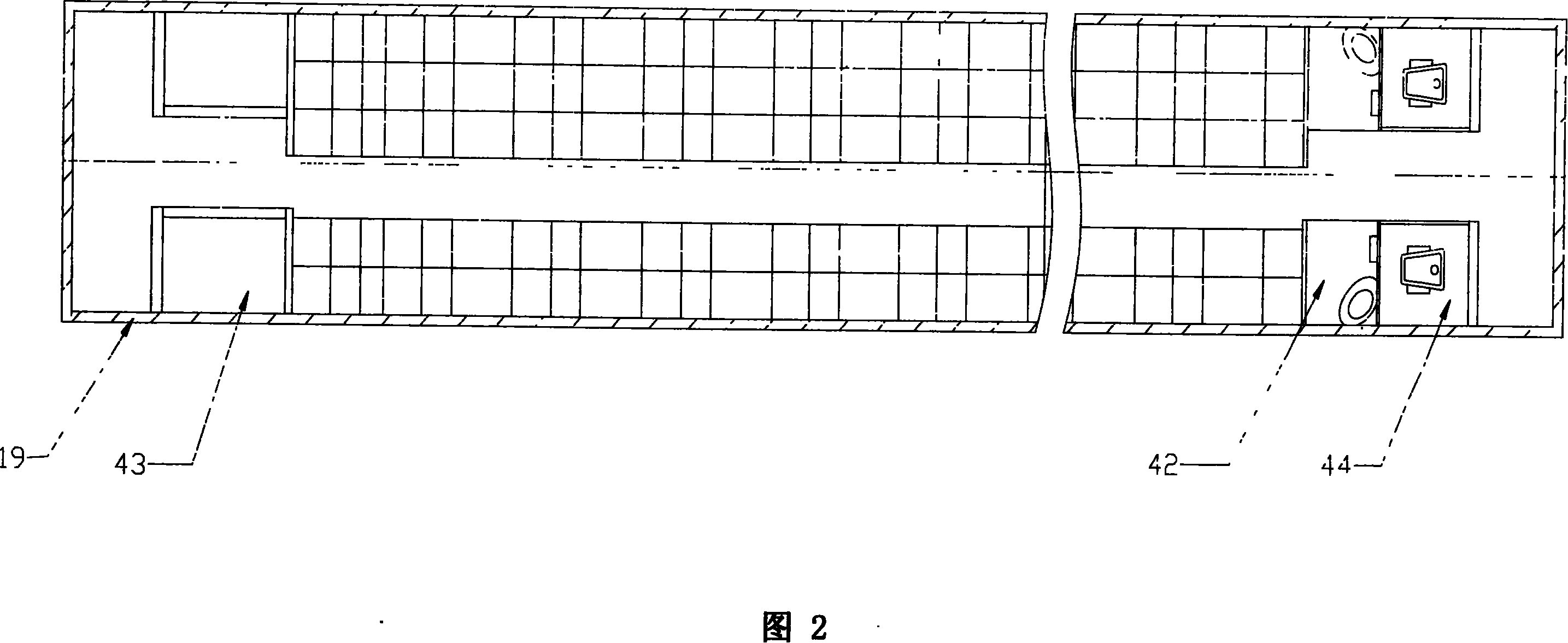 Car body structure of railway passenger car