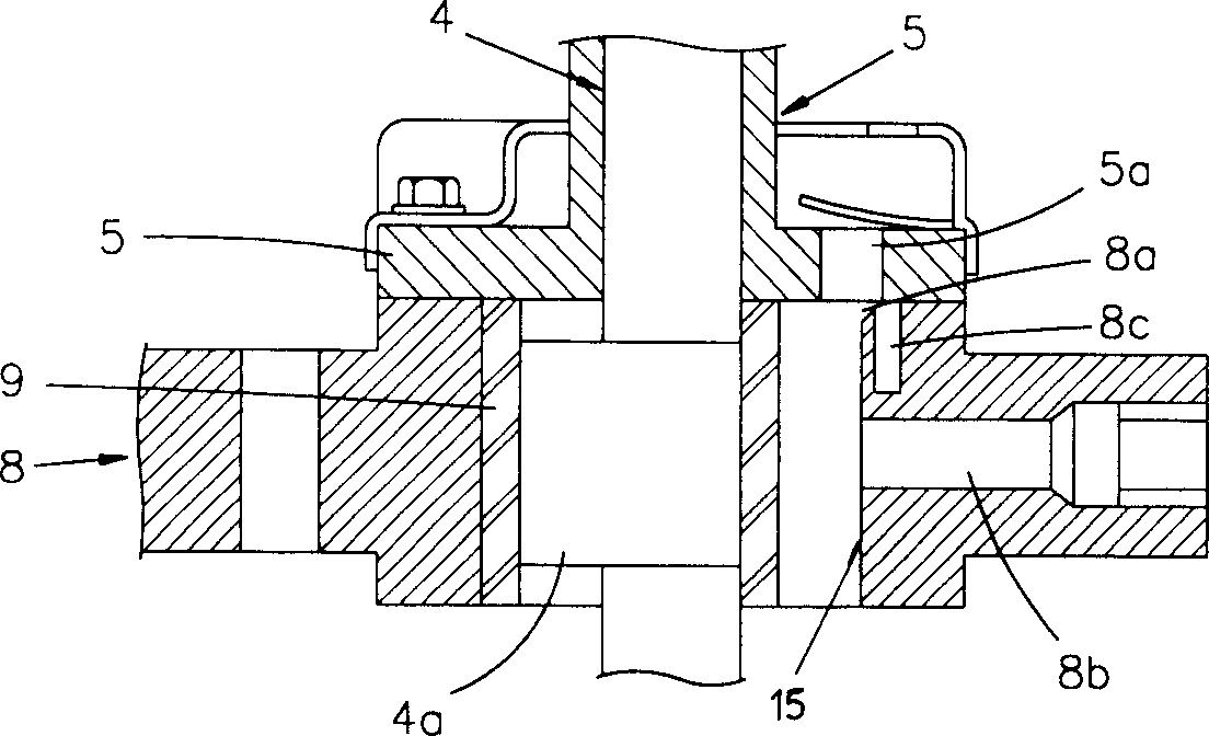 Noise reducing structure for hermetically sealed compressor