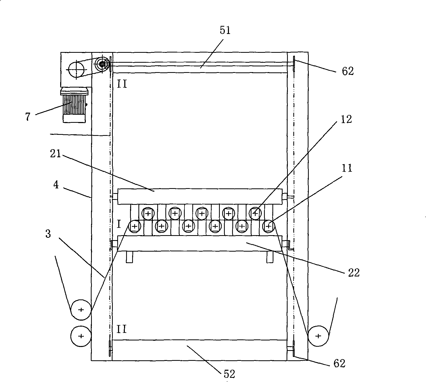 Self-tension cloth storage device